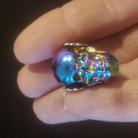 New Rainbow Titanium Hematite Skull Pendant. - Picture 7 of 8